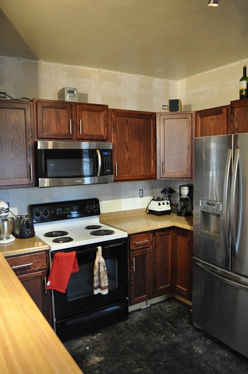 [Kitchen 3 (1 of 1)[5].jpg]