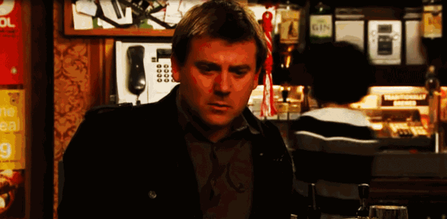 [Oct-25-2010-John-scared[4].gif]