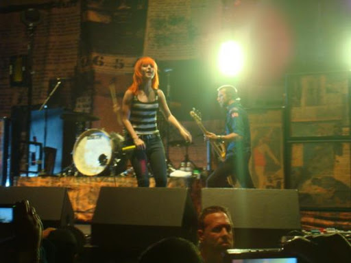 Paramore_in_Bakersfield_09_%2833%29.jpg