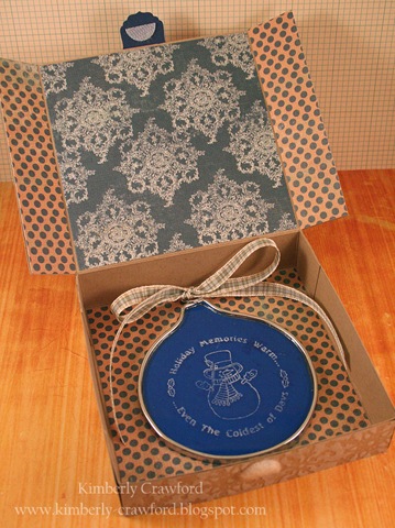 [JRSomethingSweetOrnamentBoxInside[4].jpg]