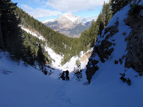 Pujant, sempre amb el Pedraforca al fons