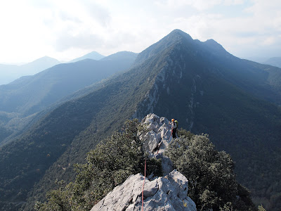 Amb la Serra de Bestracà al fons