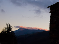 Montseny i les Agudes (esquerra) vist des d'Espinelves