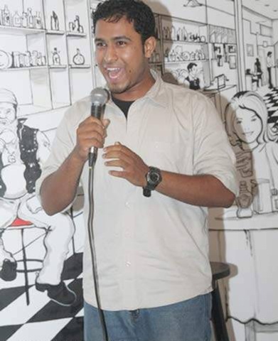 [1276863461papacjperform[4].jpg]