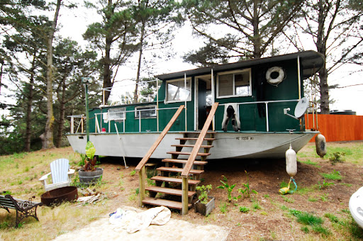Now that's what I call a house boat. Image from the artist's SF-based ... Now that's what I call a house boat. Image from the artist's SF-based ...