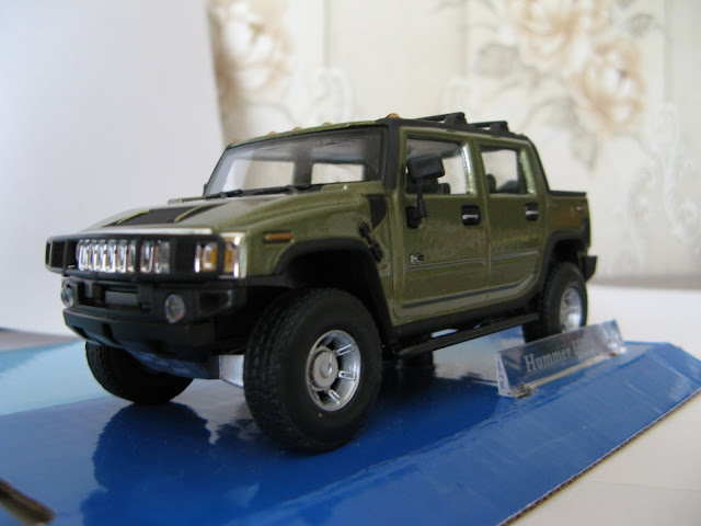 Hummer H2 SUT. Cararama.