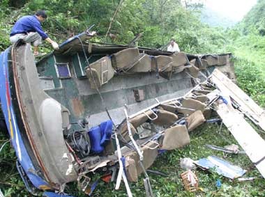 [truck-accident[3].jpg]