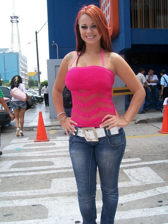 [claudia-vasquez-foto-malcriadasperu-02[2].jpg]