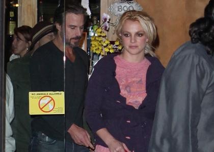 [britney-spears-jason-marmalader-pics37-blogbritneyspears[5].jpg]