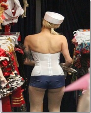 paris-hilton-and-cy-waits-4-211010-200x300
