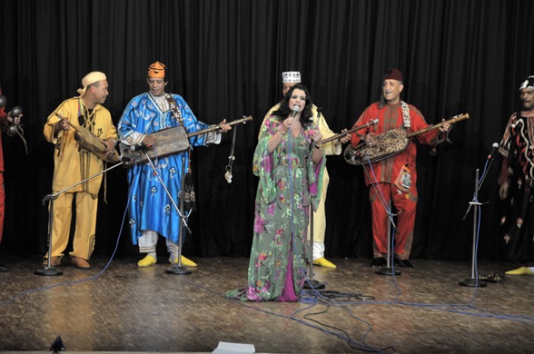 [Maida-Eh-Yahyauui with her group[3].jpg]