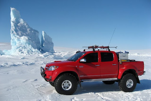 http://lh3.ggpht.com/_qUJ-IeQLNBg/TNz43QGxMlI/AAAAAAAAE7A/fzPo51gvgF8/Arctic_Trucks-Toyota_Hilux-foto_b74197.jpg