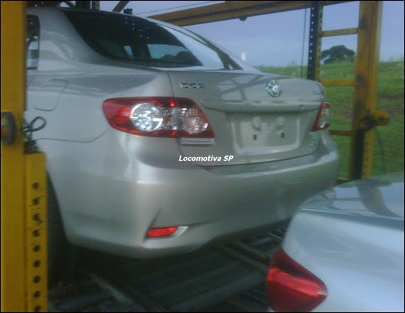 Novo flagra do Toyota Corolla reestilizado