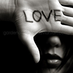[love_is_blind_by_gardenofgloom_1168185618_7185599[3].jpg]