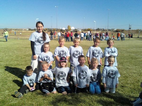 [Brynn's soccer team age 5 11.1.08[2].jpg]