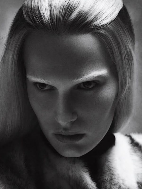 bleached eyebrows