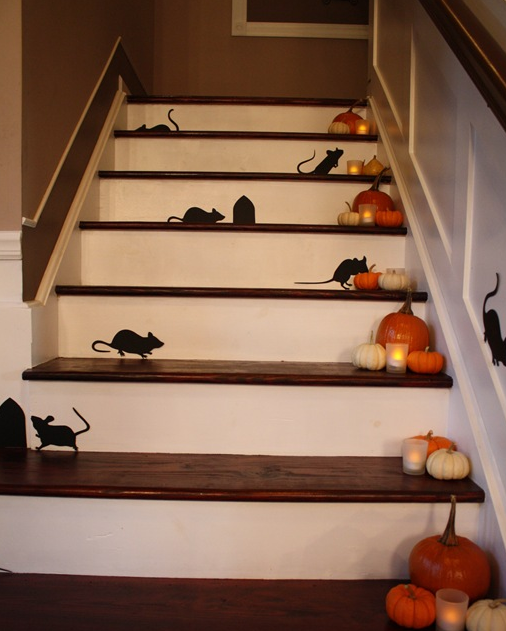 [Halloween decor mice up the staircase[6].png]