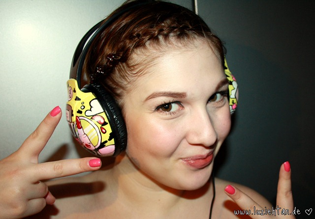 headphones1