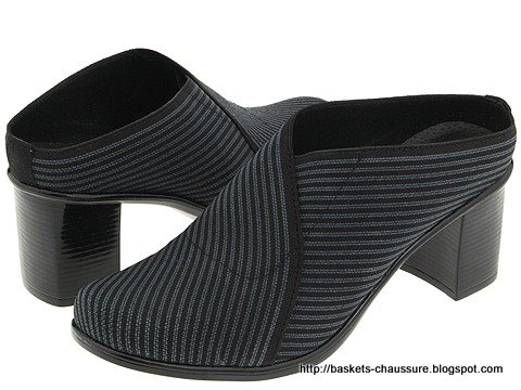 Baskets chaussure:N983-563058