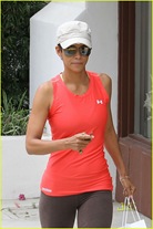 halle-berry-workout-spandex6