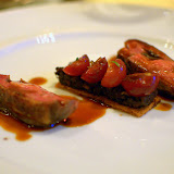 Suprêmes de pigeon farcis de foie gras
Cerises burlat sur rôti de foie. Suprêmes de pigeon farcis de foie gras
Cerises burlat sur rôti de foie.