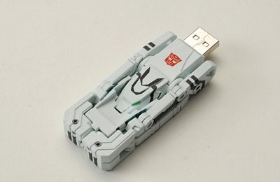 [Transformer USB  Drive 4[4].jpg]