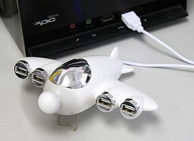Airplane USB hub and fan