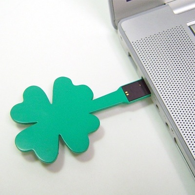 صور usb flash رائعة Lucky%20USB%20drive%202_thumb%5B2%5D