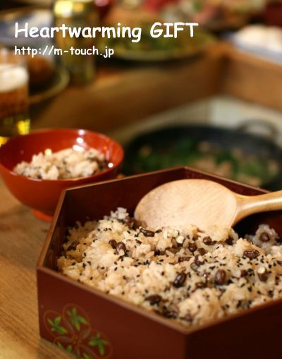 赤飯、ハナタレ、黄色いマグカップ