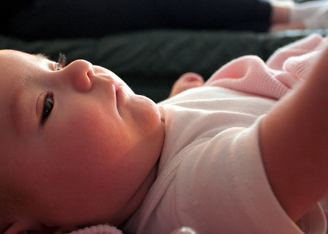 My niece at 2 1/2 months... look at those lashes!!