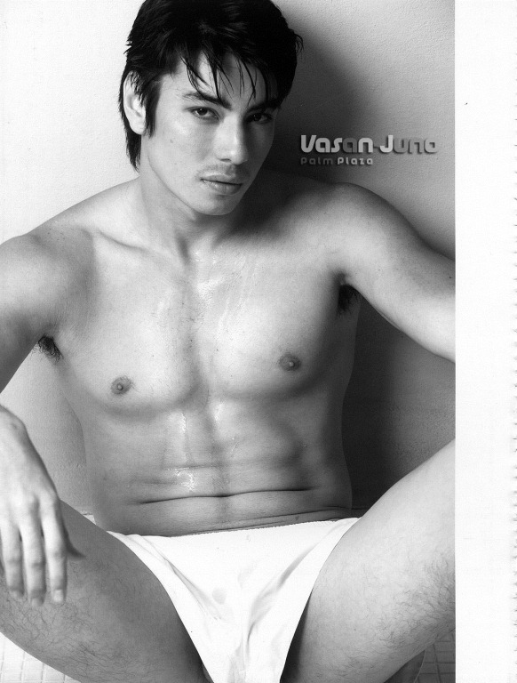 [Asian-Males-Art-of-Photography-1-Magazine-Mark-09[5].jpg]