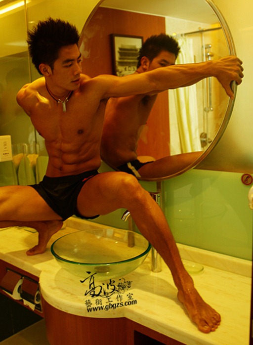 Asian-Males-Zhu-Xiaohui-朱曉輝-in-Bathroom-25