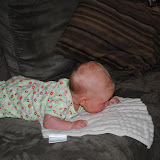 Look how high I can hold my head at 5 weeks!