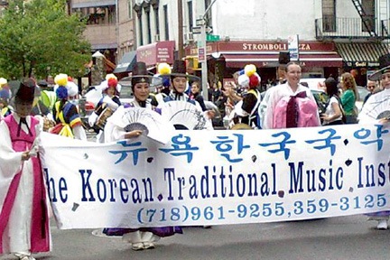 [dance_parade_2[2].jpg]