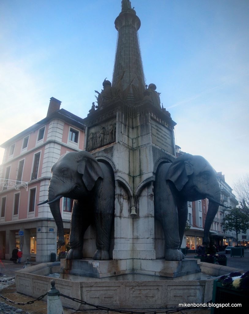 [PC301871-873_stitch elephants[5].jpg]