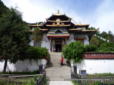 Bugyur Lamalin Temple (啦嘛岭寺, La Ma Ling Si)