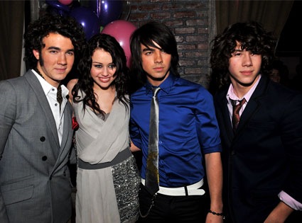 425_cyrus_jonas_bros_011808 425_cyrus_jonas_bros_011808