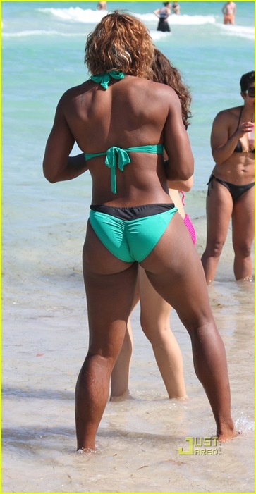 serena-williams-miami-beach-bikini-02