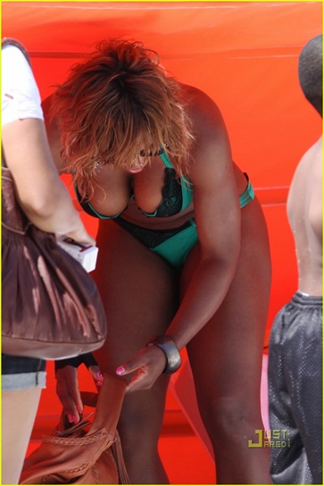 serena-williams-miami-beach-bikini-12