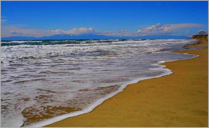 Μακεδονία – Μια απέραντη και πανέμορφη παραλία, στο νομό Χαλκιδικής. - Macedonia beach in Chalkidiki