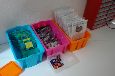 de gauche à droite : 30 arduinos, interfaces son (avec les cartes mémoires) et contrôleur de moteurs