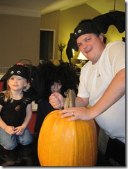 carving pumpkin 001