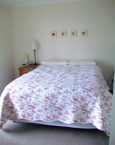 [2009 Bedroom (12)[4].jpg]