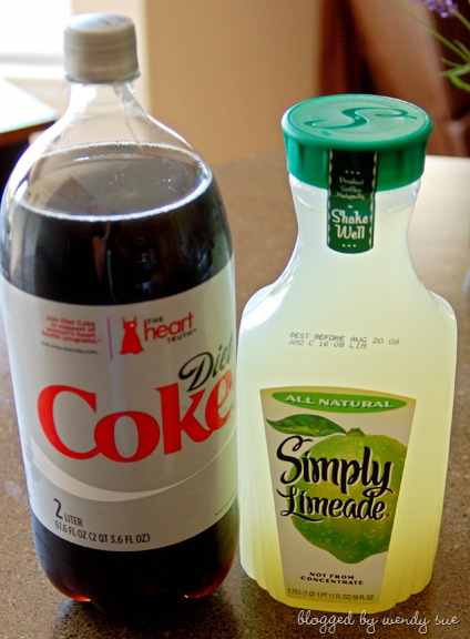 [071609_dietcokeandlime[4].jpg]