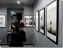 На відкритті фотовиставки Джозефа Хофленера в галереї "Brucie Collections"