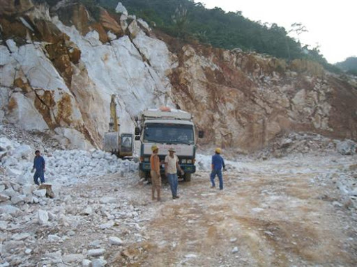 Miền Tây Nghệ An - Đá trắng và cuộc chiến ngầm sinh tử