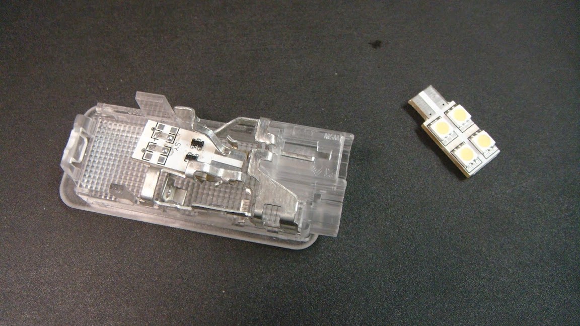 w5w citroen c4 c4atreros LED bajo puerta
