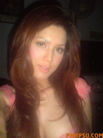  Maria Đinh Phương Ánh thả ngực tròn trịa