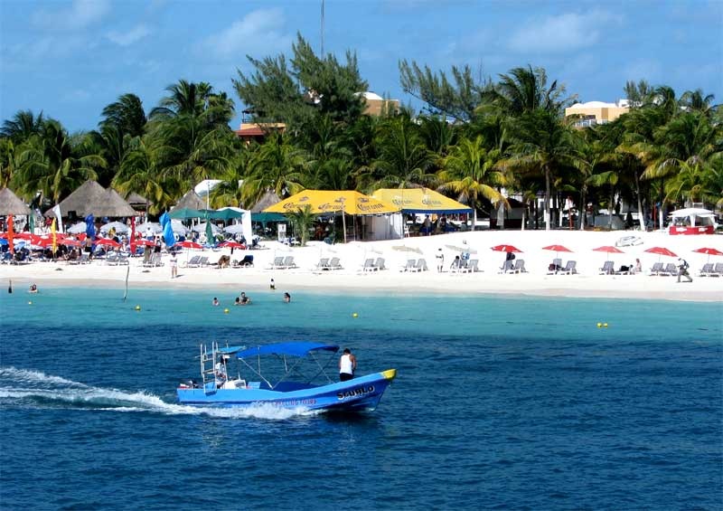 [IslaMujeres_PublicBeach[6].jpg]