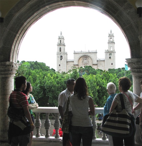 [MX09_Merida_Tour_Park_Cathederal4.jpg]
